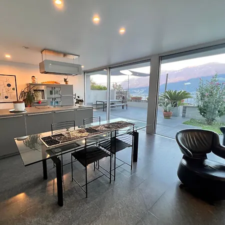 Moderno Con Ampia Terrazza Panoramica *