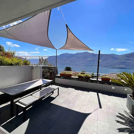 Moderno Con Ampia Terrazza Panoramica